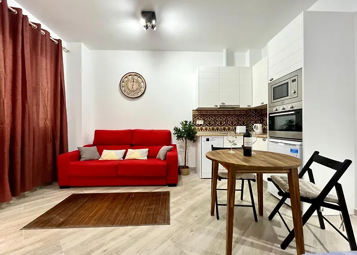 Malasana 51, New Art Apartment, Breakfast Included, Historic Center, Quite Neighborhood, Ml