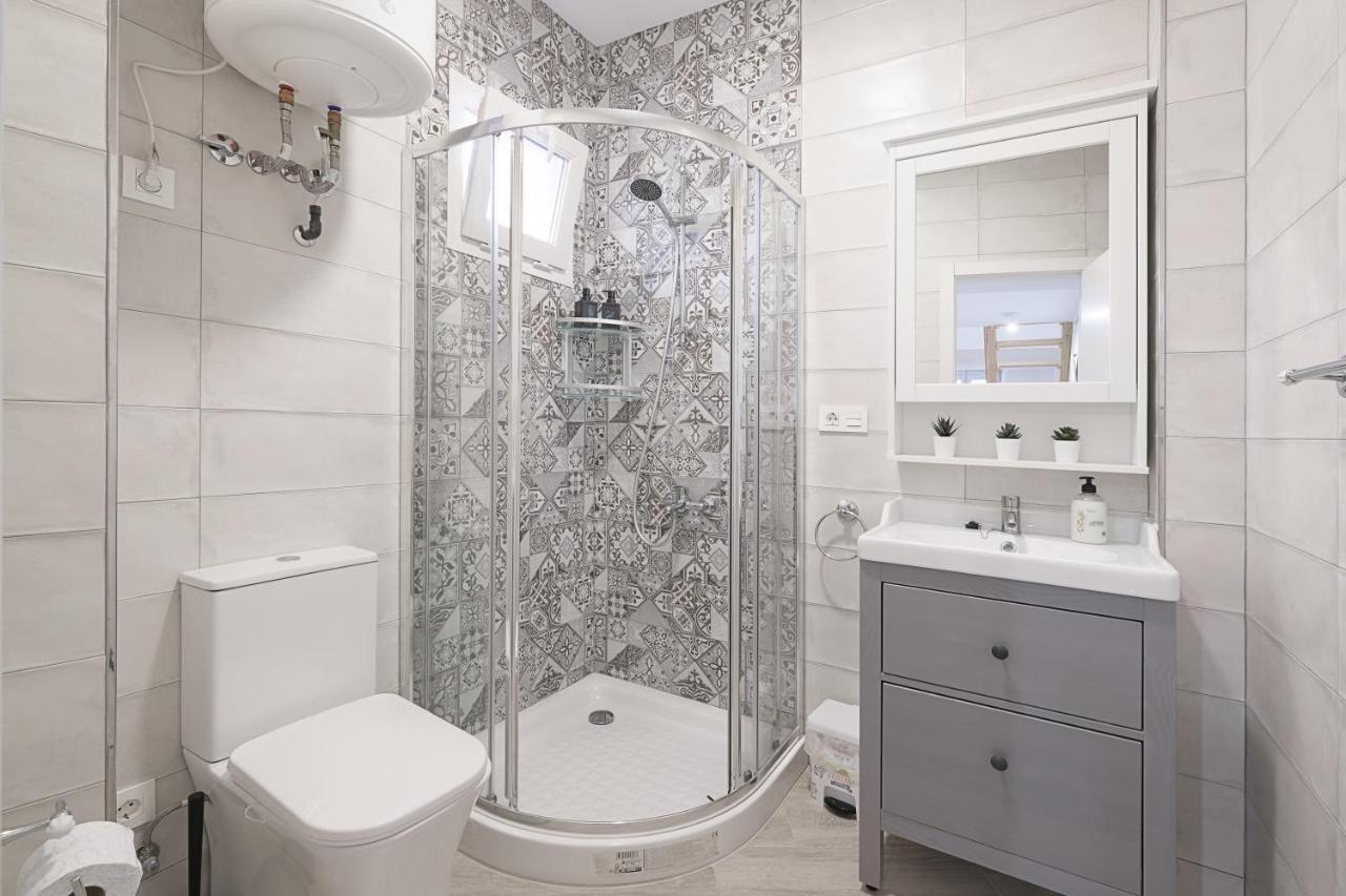 Malasana 51, New Art Apartment, Breakfast Included, Historic Center, Quite Neighborhood, Ml Apartment Malaga