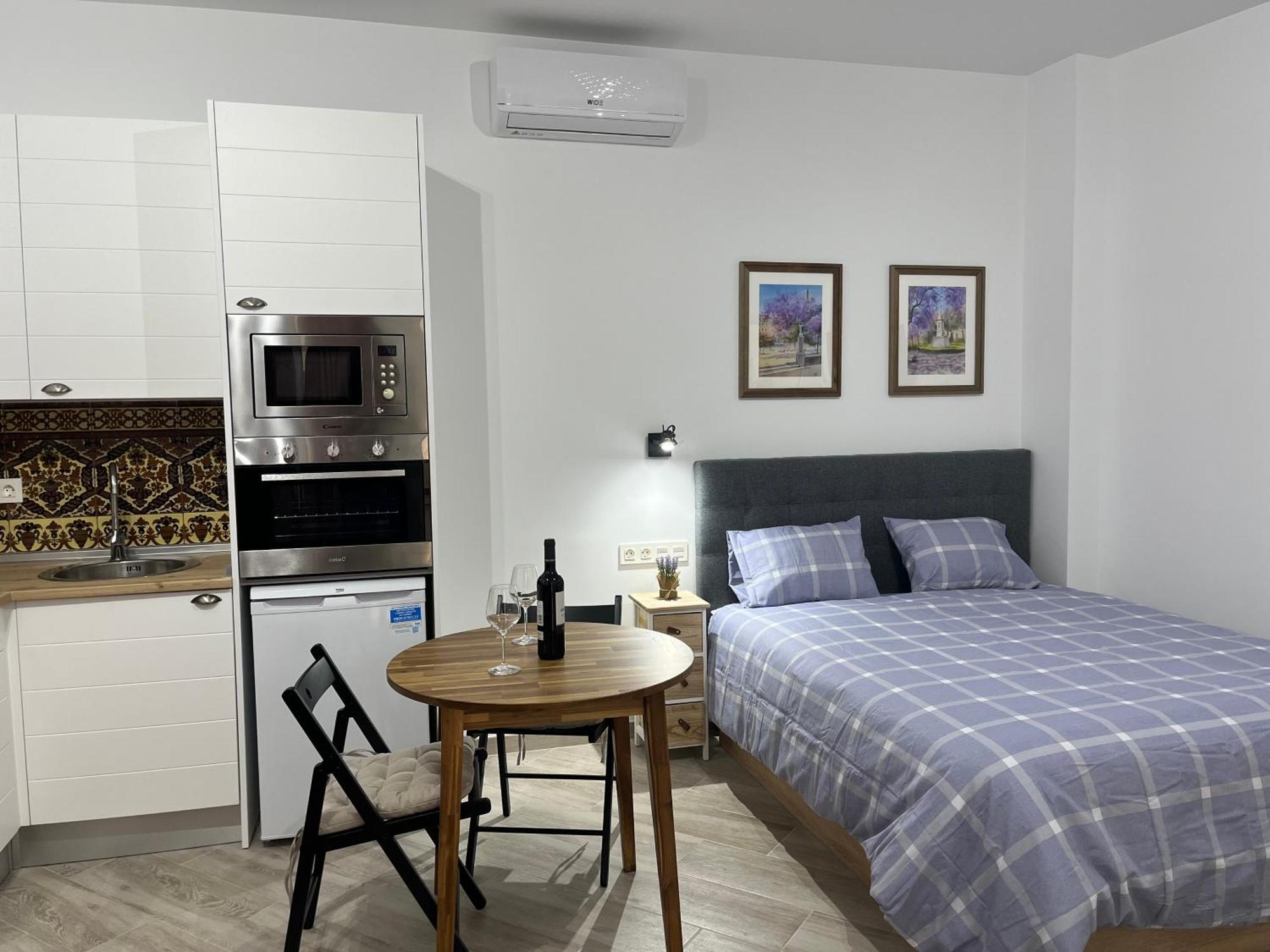 Malasana 51, New Art Apartment, Breakfast Included, Historic Center, Quite Neighborhood, Ml Apartment Malaga