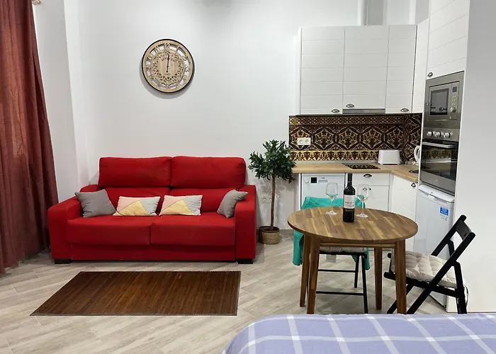 Malasana 51, New Art Apartment, Breakfast Included, Historic Center, Quite Neighborhood, Ml